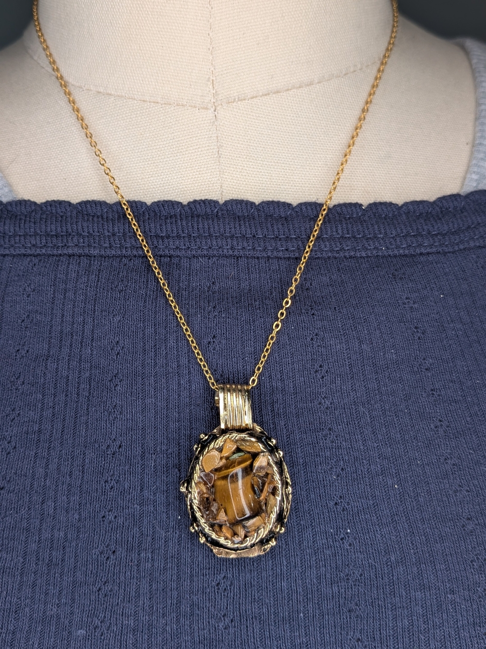 Gold Tone Tiger's Eye Cabochon & Chip Mosaic Pendant Necklace